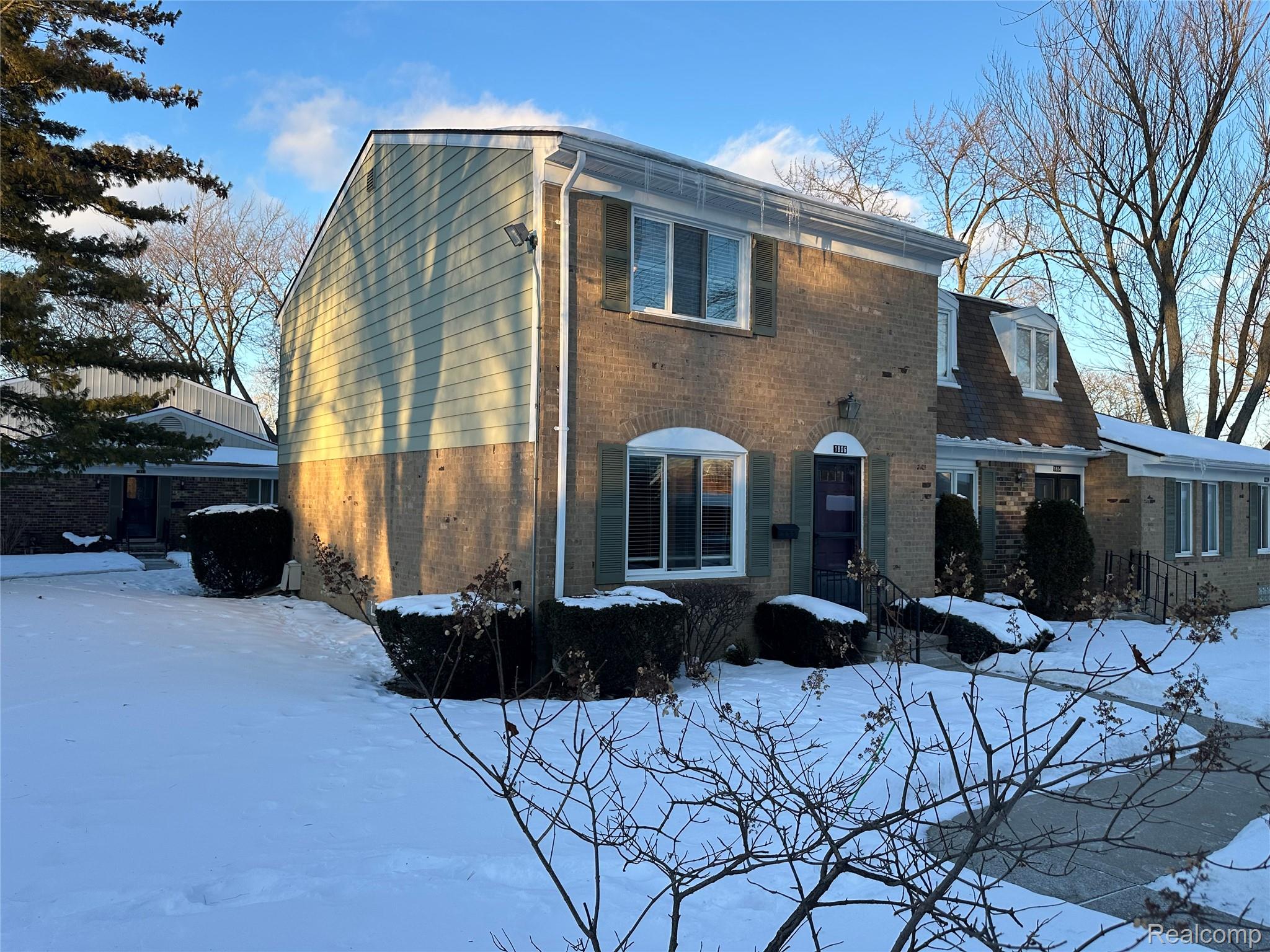 1806 N Torquay Avenue N