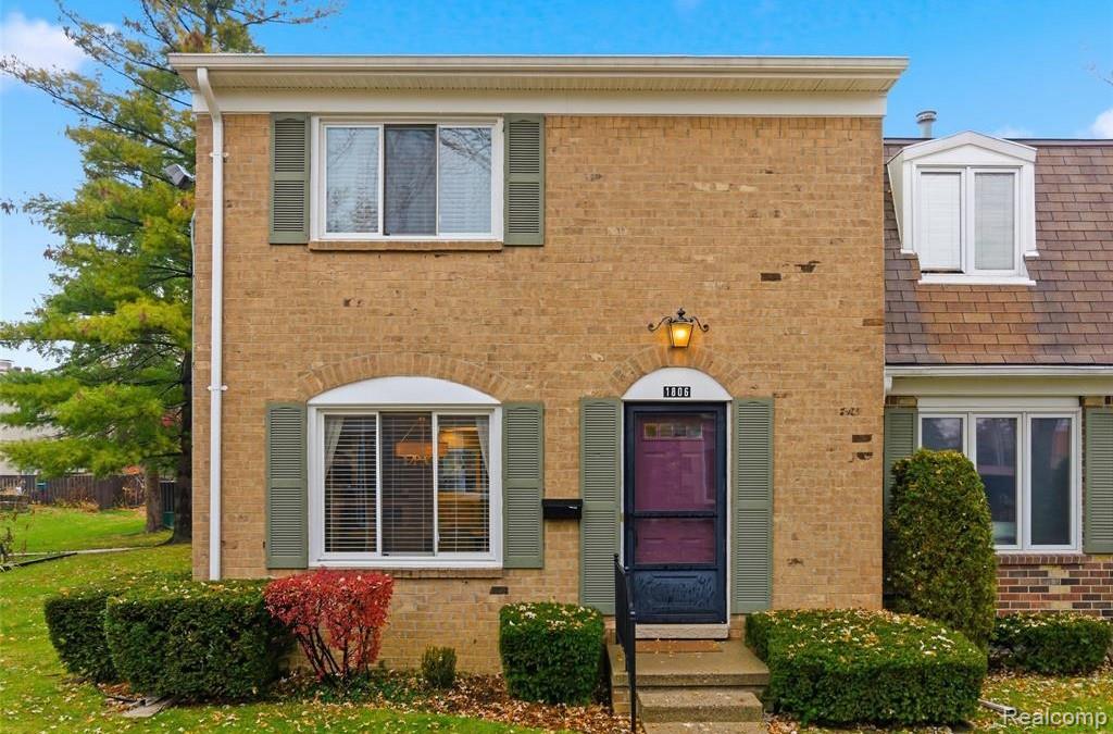 1806 N Torquay Avenue N