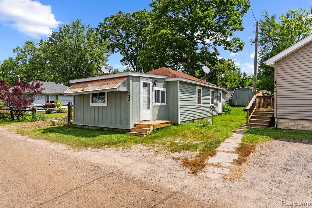 123 S Lake Drive