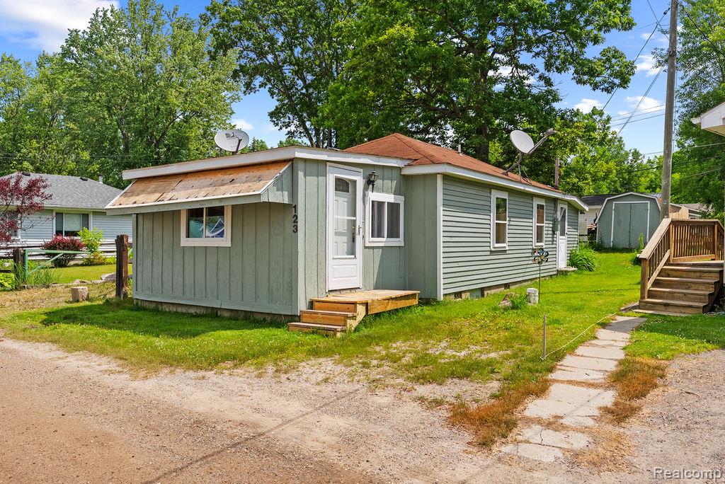 123 S Lake Drive