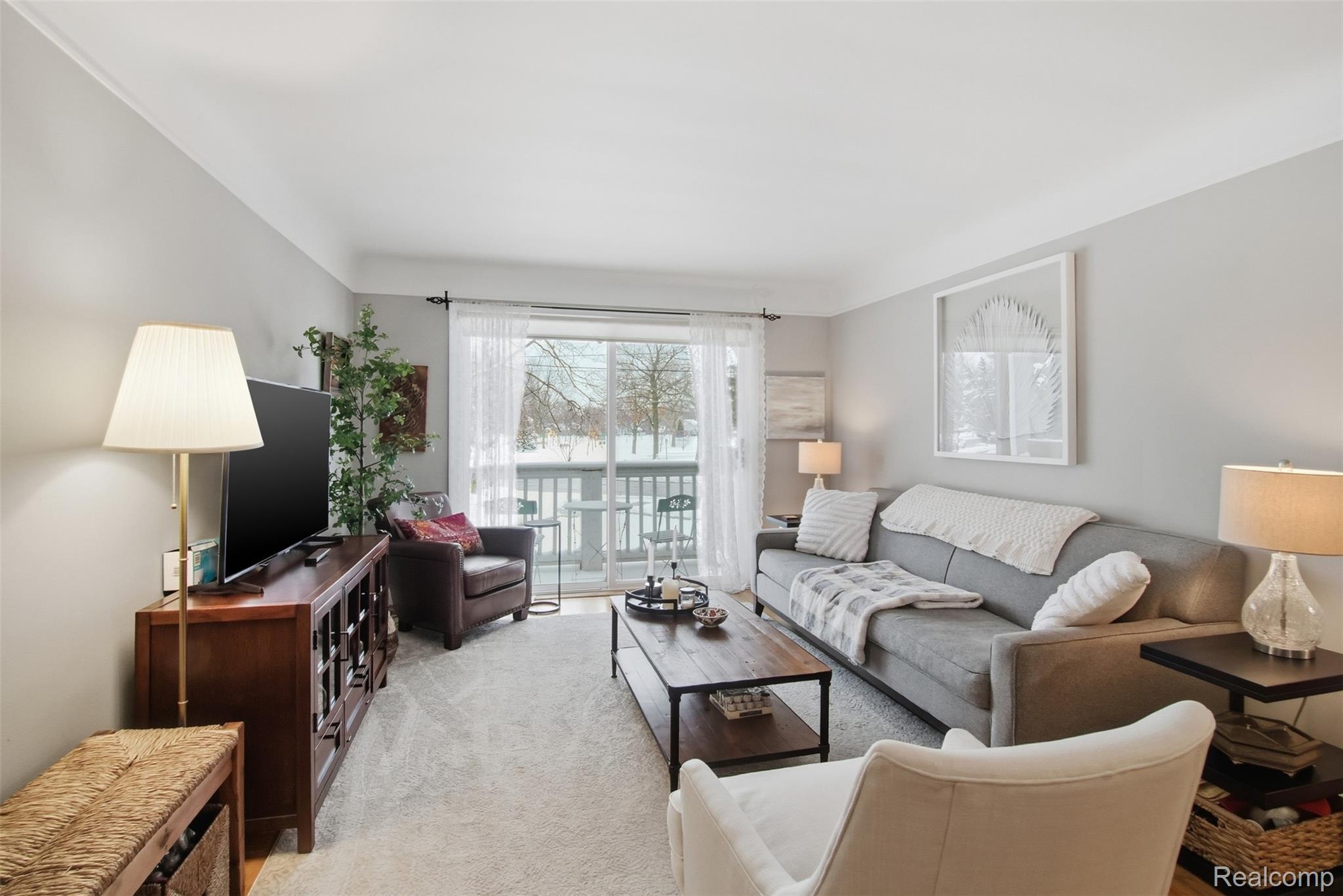 401 N Eton Street 105