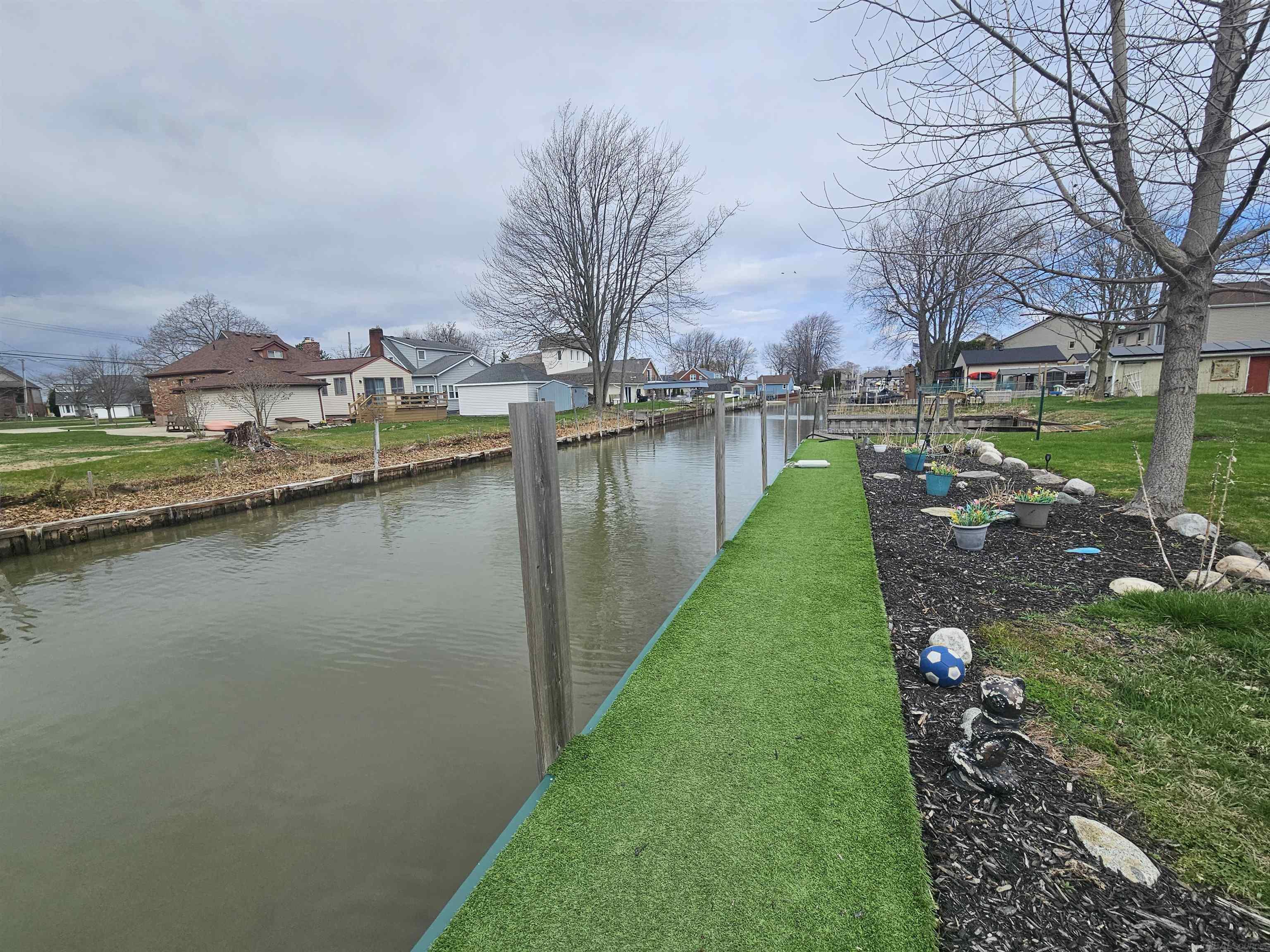 38823 Lakeshore Drive