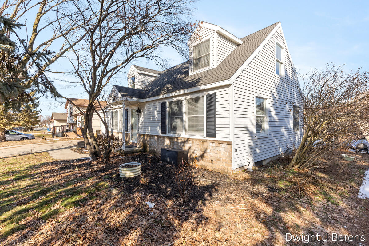 4736 Wolf Run Avenue SE