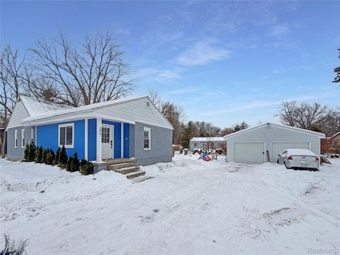 290 Vinona Terrace Commerce Charter Township MI 48382