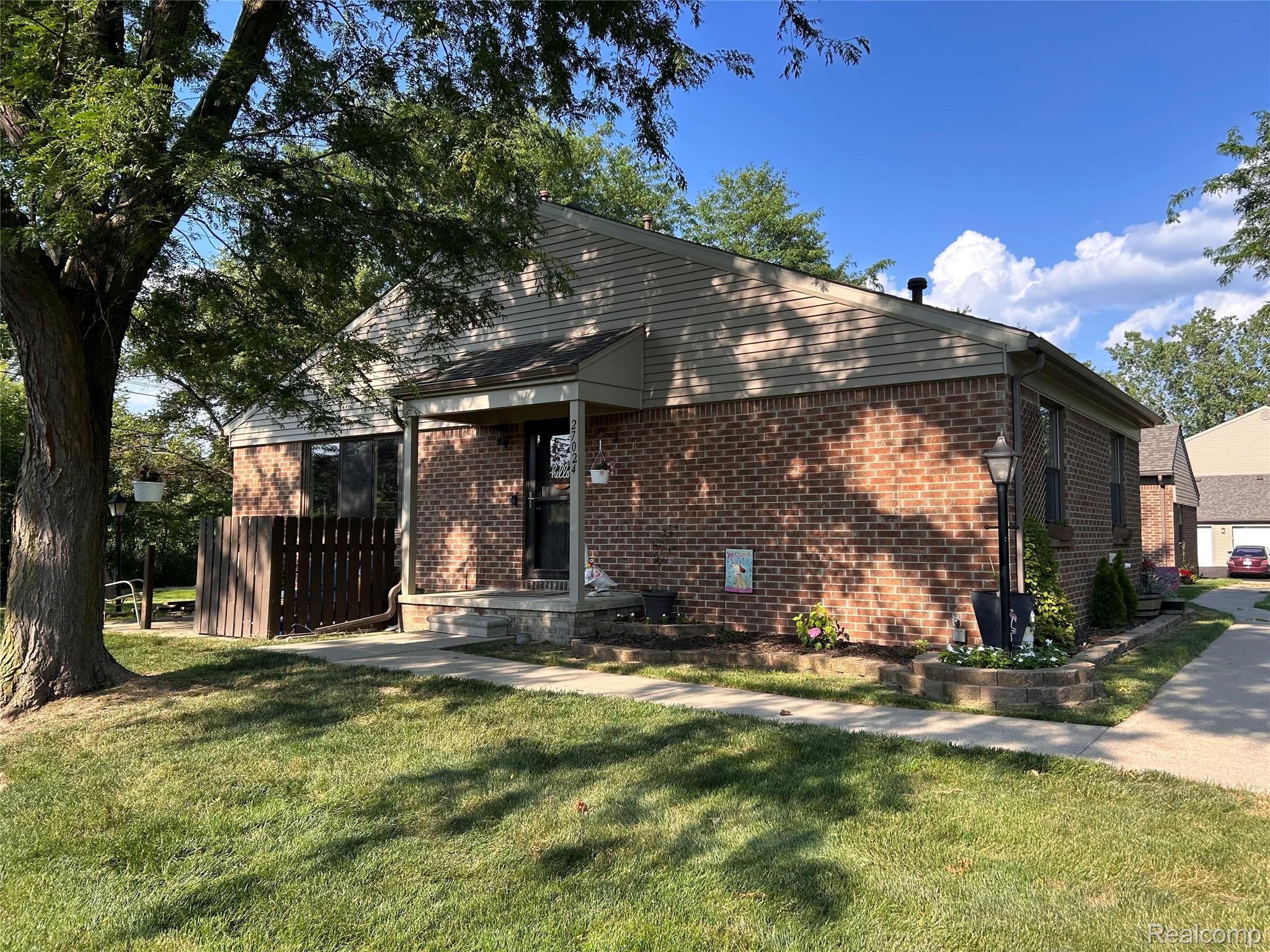 27024 Winchester Court 11