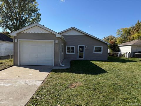 30061 Park Street Roseville City MI 48066