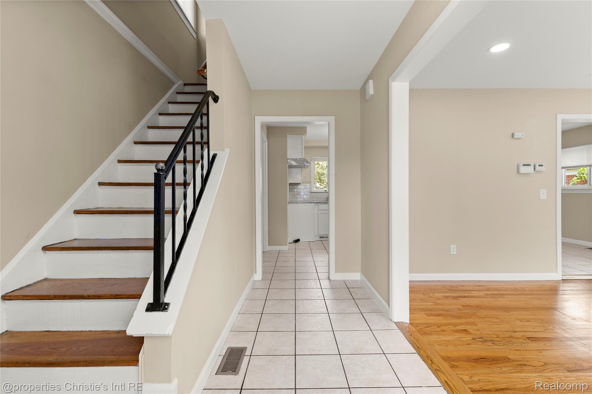 15918 Mount Vernon Street