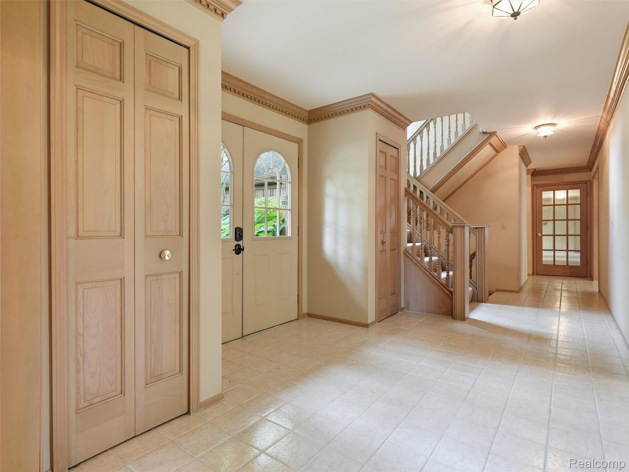 811 Snowmass Drive W