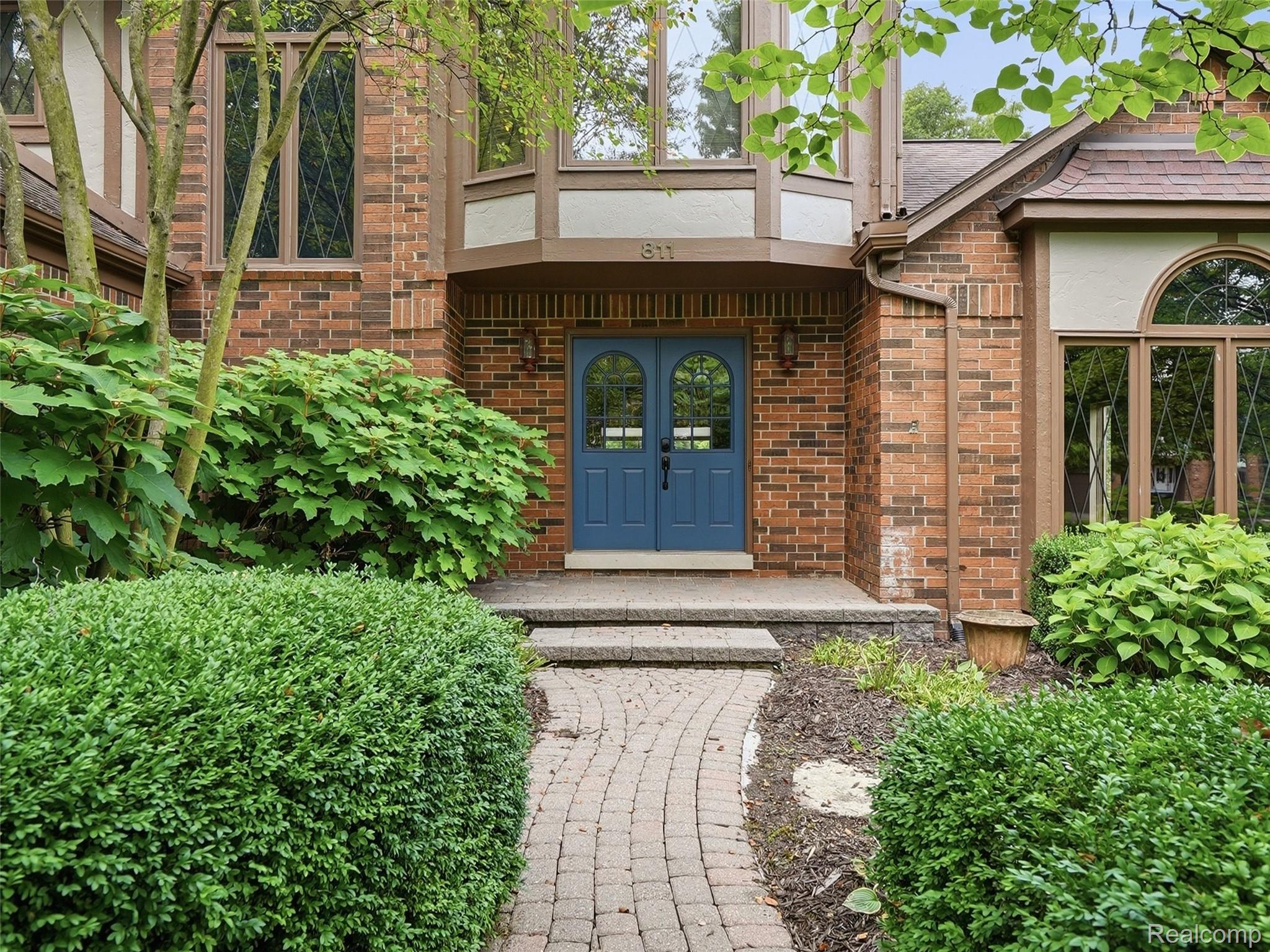 811 Snowmass Drive W