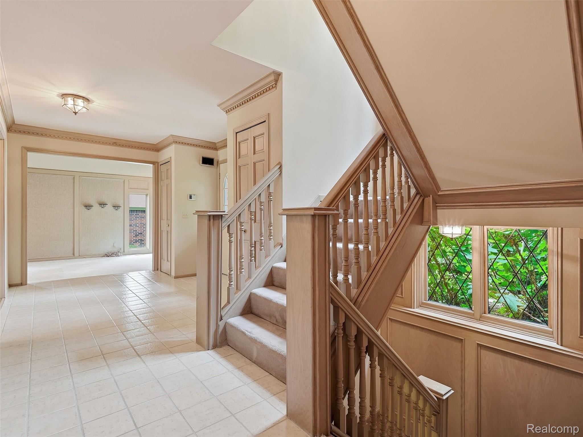811 Snowmass Drive W