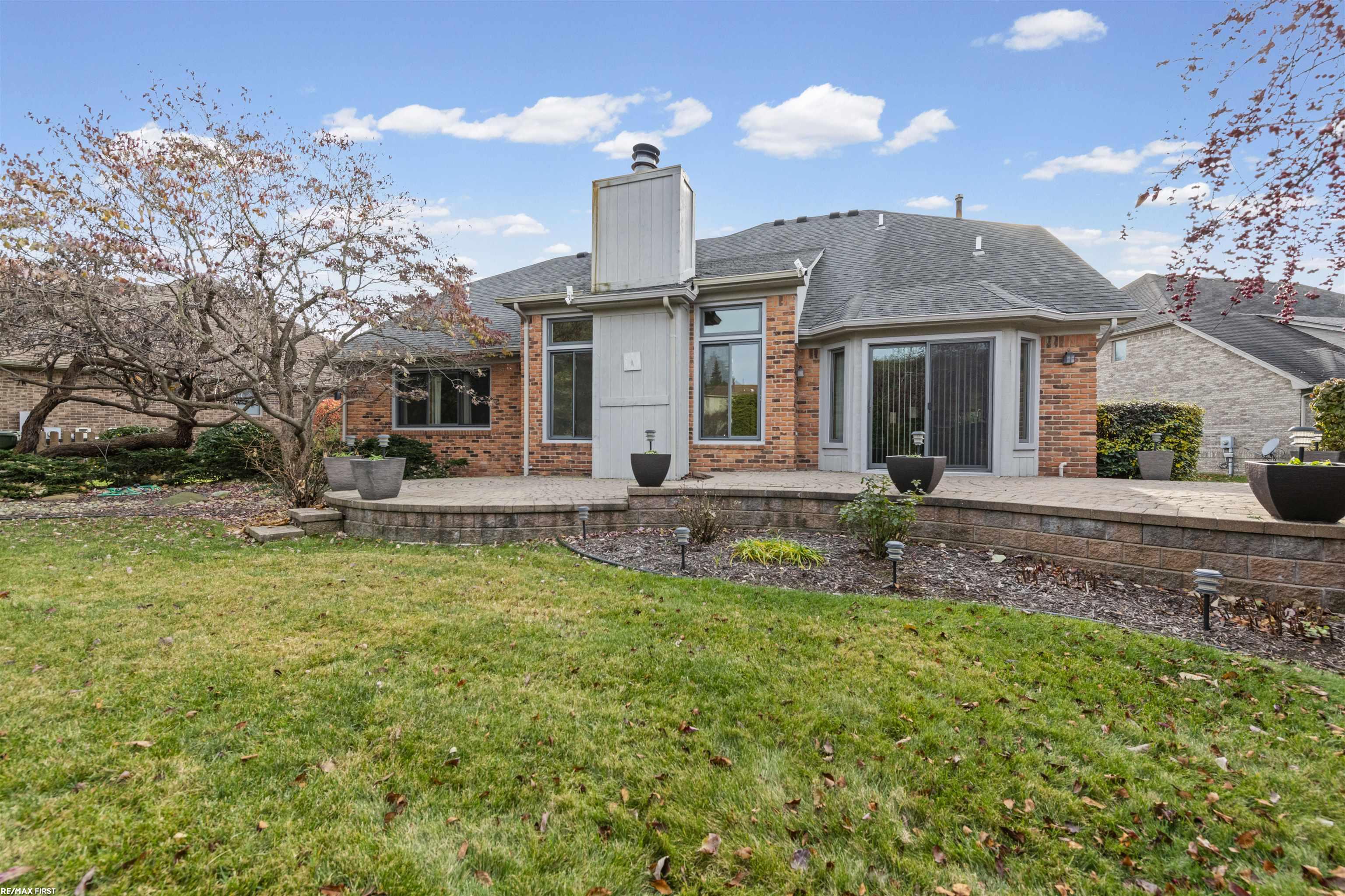 14963 Park View Court