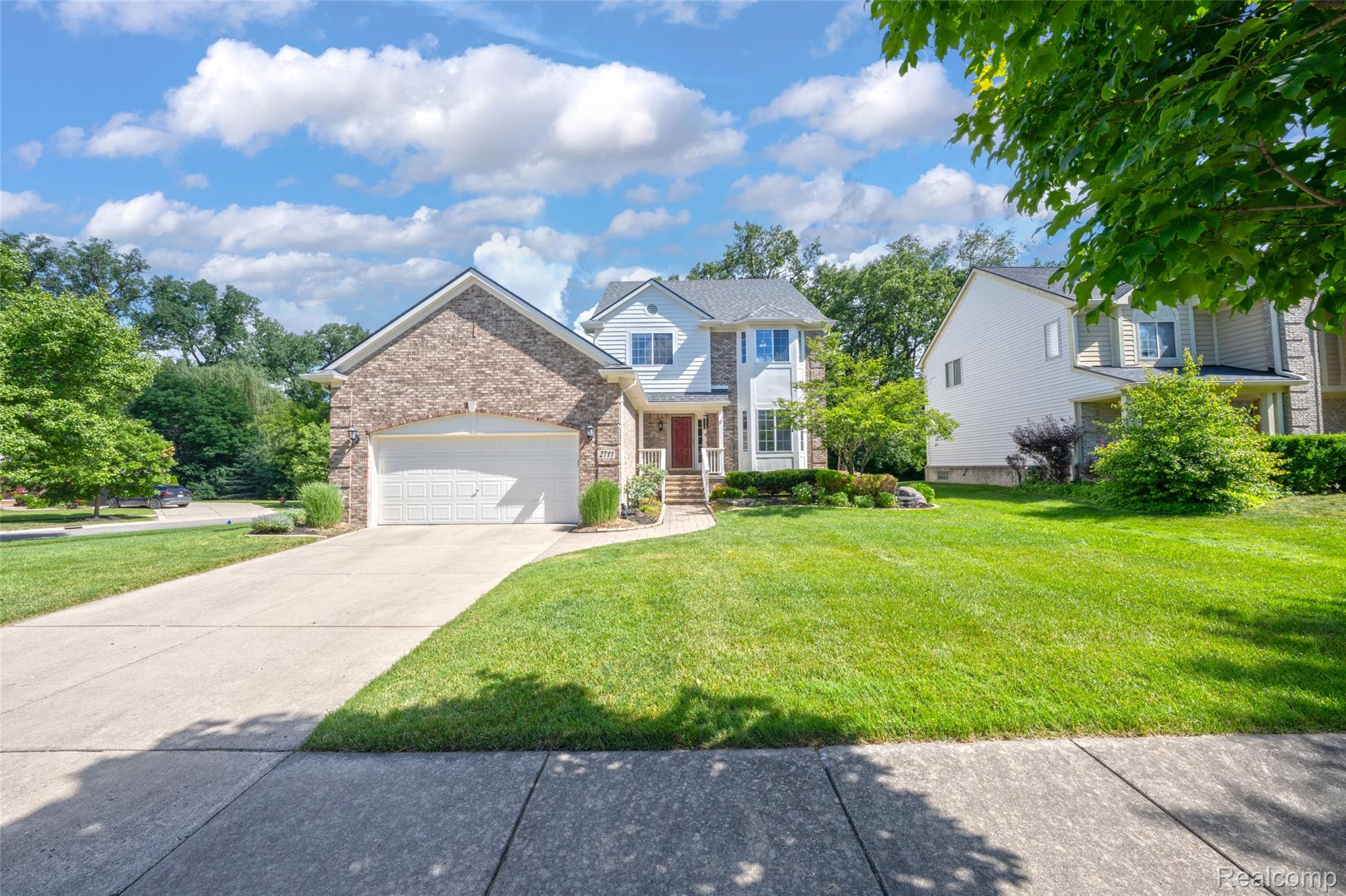 2711 Greenlawn Avenue