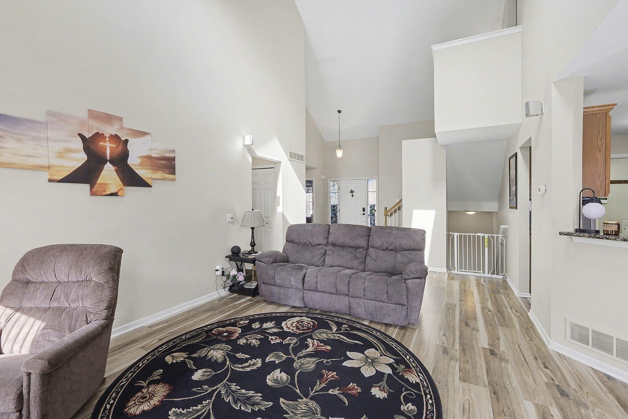 2738 Ambassador Drive