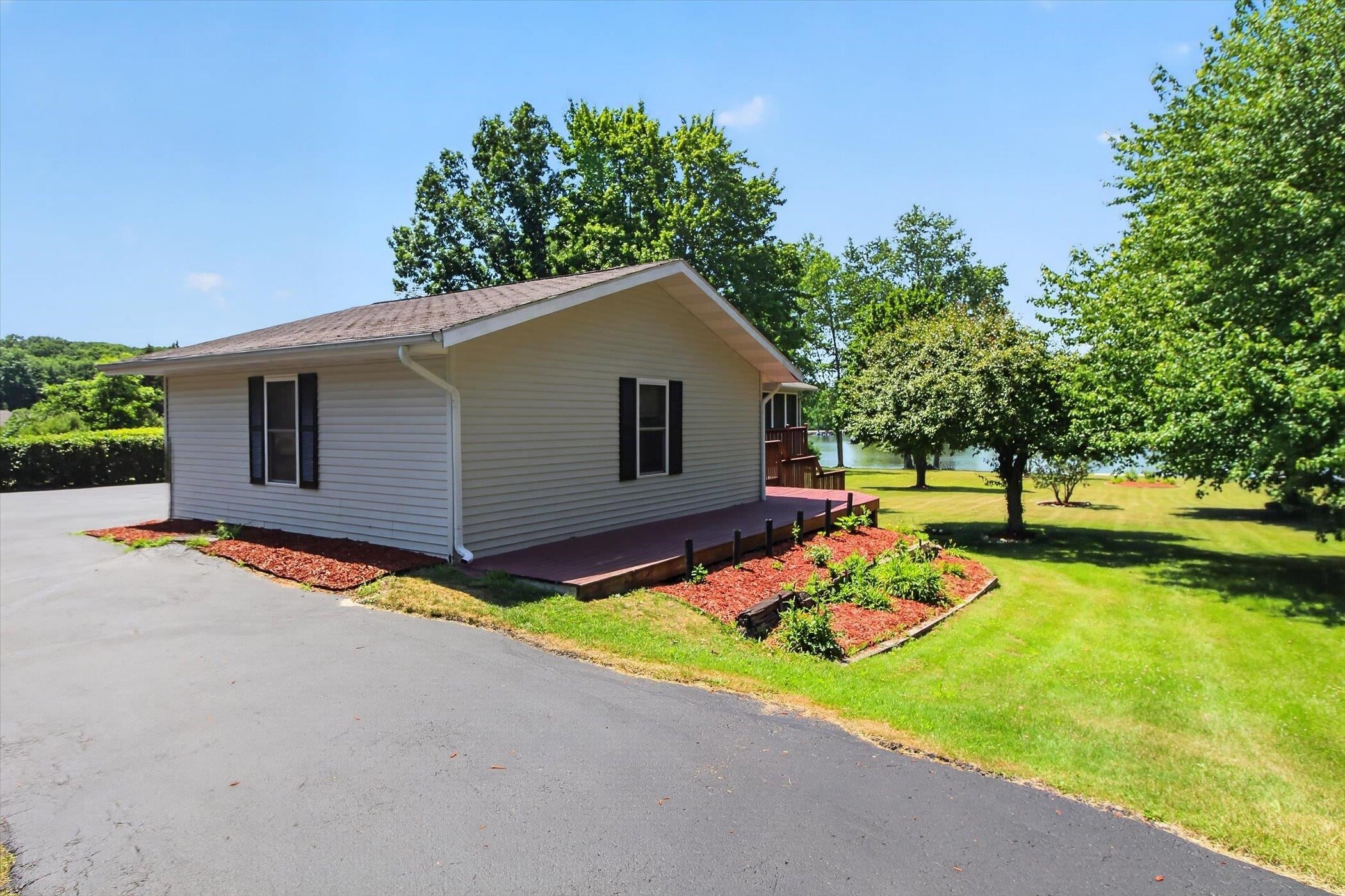 1132 Clubhouse Drive