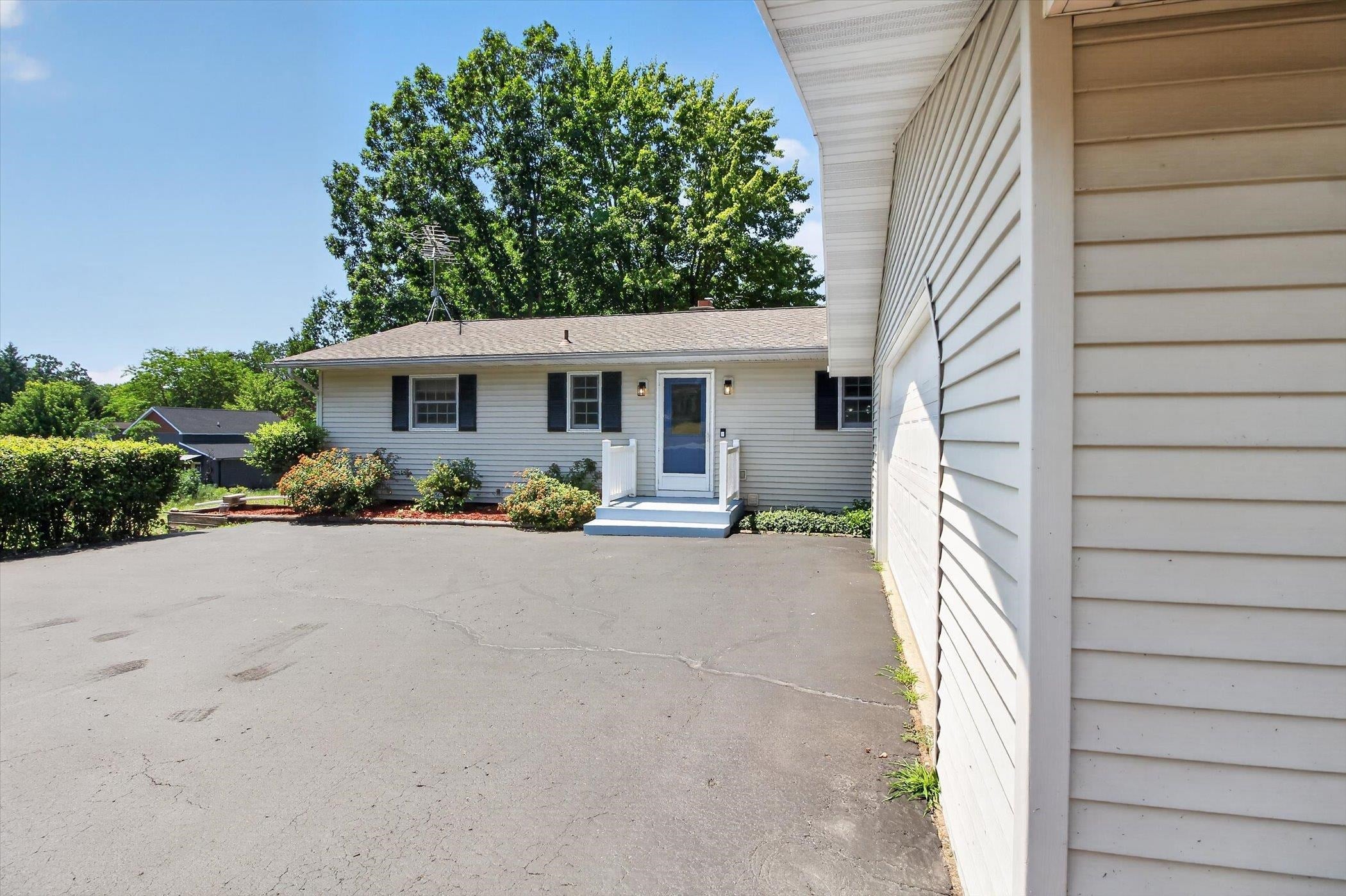 1132 Clubhouse Drive