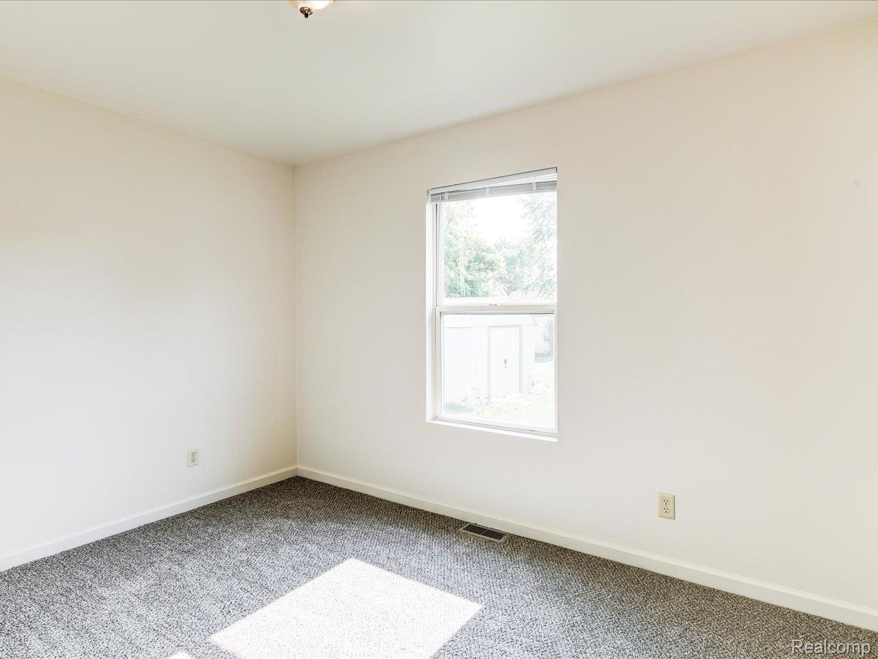 Port Huron City, Michigan 48060, United States, 3 Bedrooms Bedrooms, ,2 BathroomsBathrooms,Residential,Pending,166130