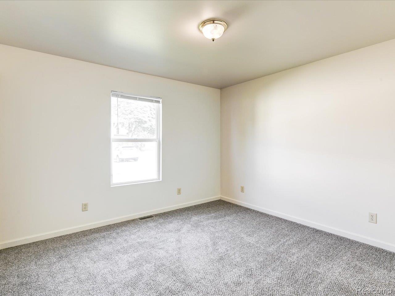 Port Huron City, Michigan 48060, United States, 3 Bedrooms Bedrooms, ,2 BathroomsBathrooms,Residential,Pending,166130