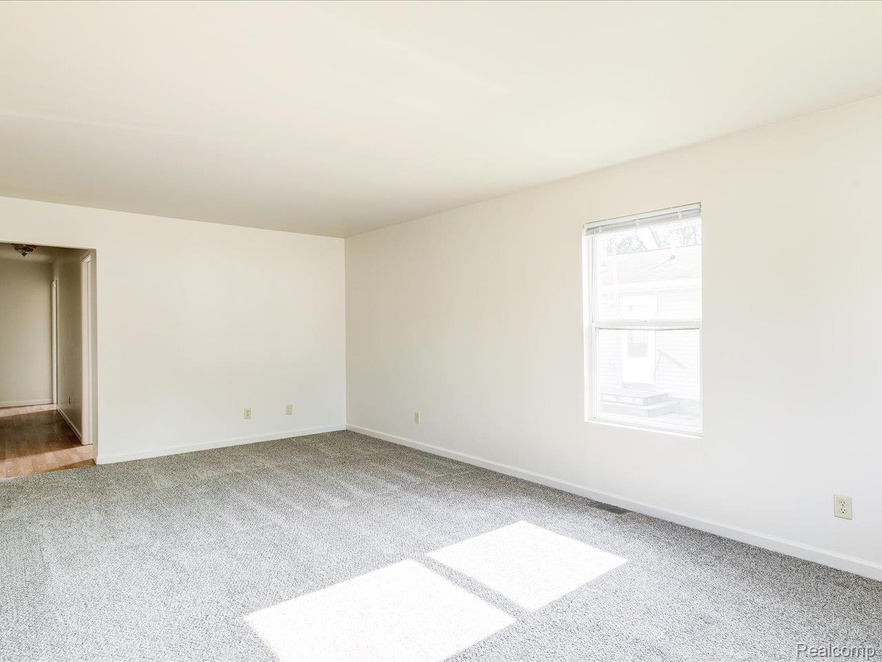 Port Huron City, Michigan 48060, United States, 3 Bedrooms Bedrooms, ,2 BathroomsBathrooms,Residential,Pending,166130