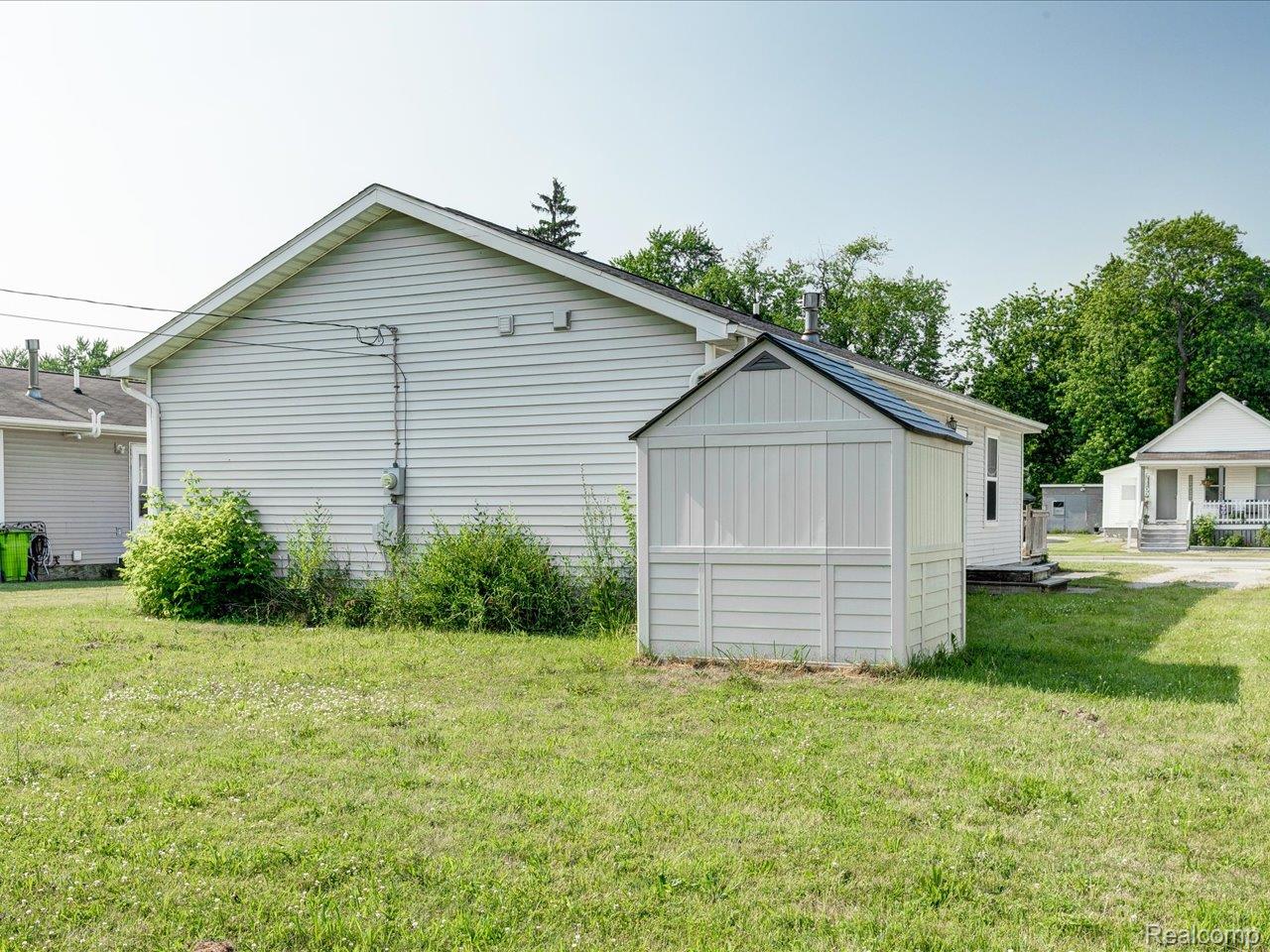 Port Huron City, Michigan 48060, United States, 3 Bedrooms Bedrooms, ,2 BathroomsBathrooms,Residential,Pending,166130