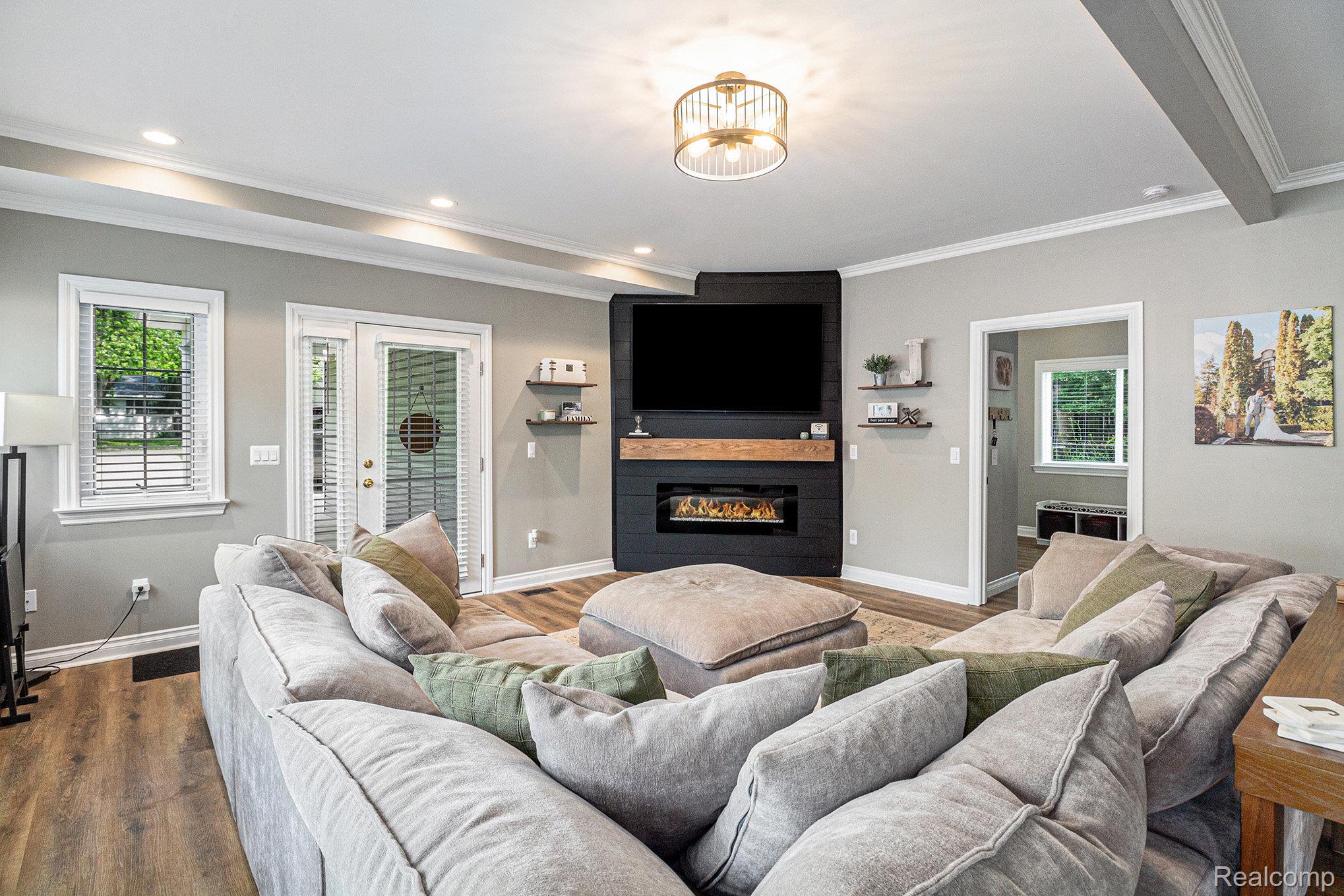 3280 Chambourne Street