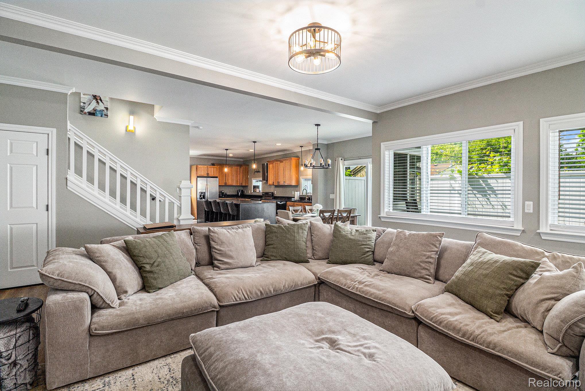 3280 Chambourne Street