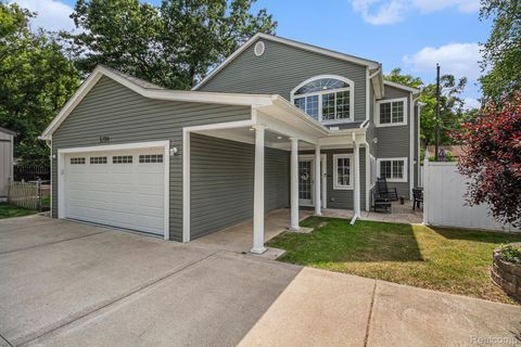 3280 Chambourne Street Commerce Charter Township MI 48382