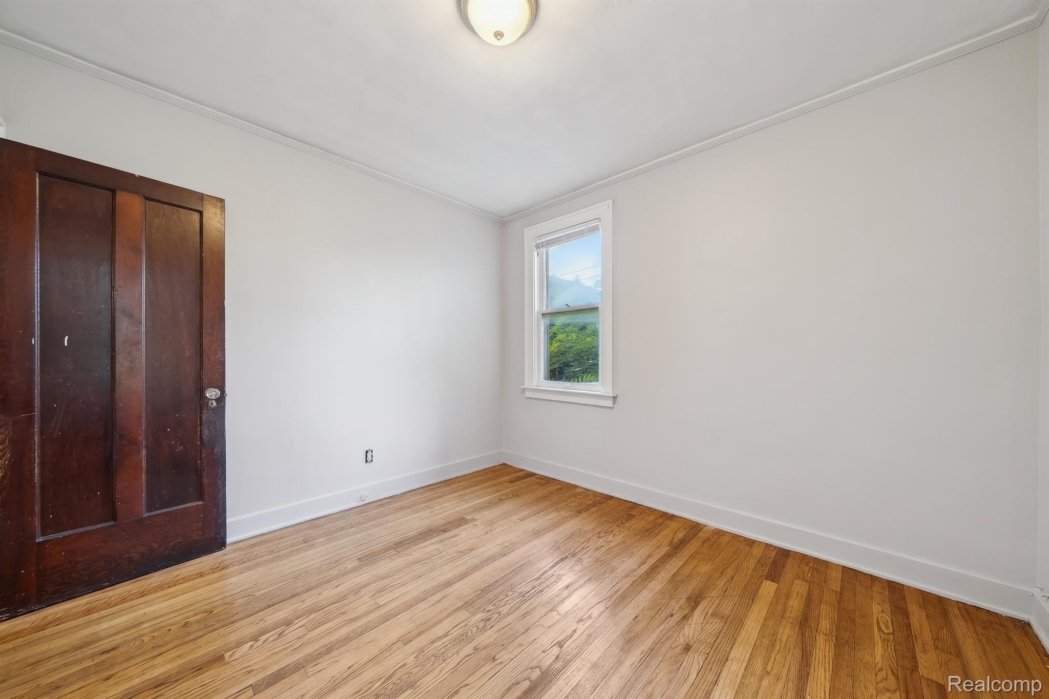 Highland Park City, Michigan 48203, United States, 8 Bedrooms Bedrooms, ,4 BathroomsBathrooms,Residential,Pending,187395