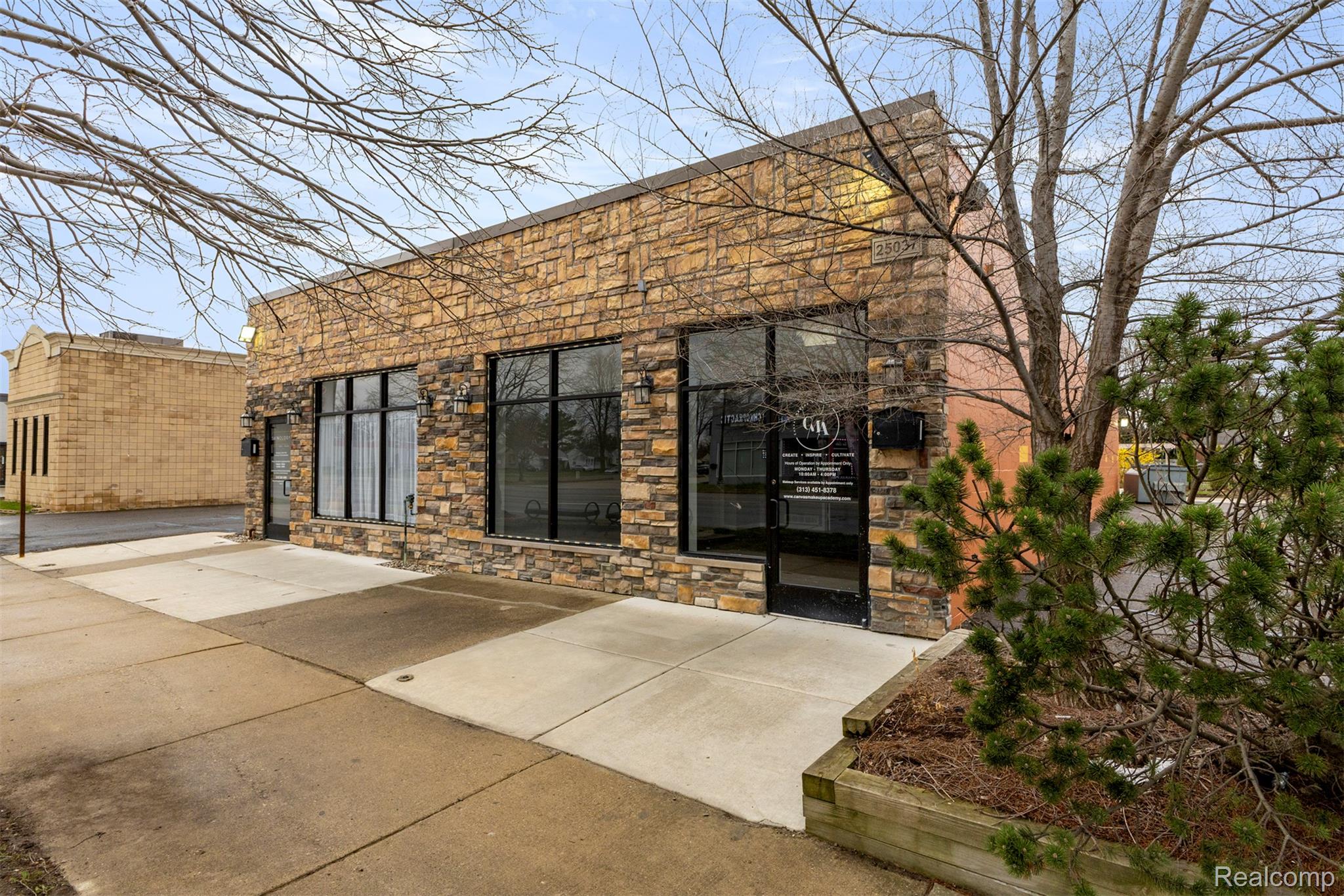 25033 W Warren Street