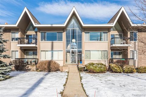 1997 Klingensmith Road 55 Bloomfield Charter Township MI 48302