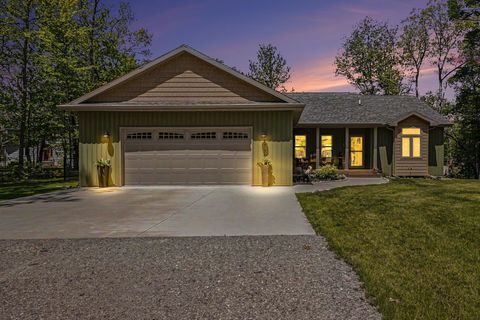 Tiny photo for 1735 Iroquois Trail, Grant Township, MI 48748 (MLS # 77080068998)