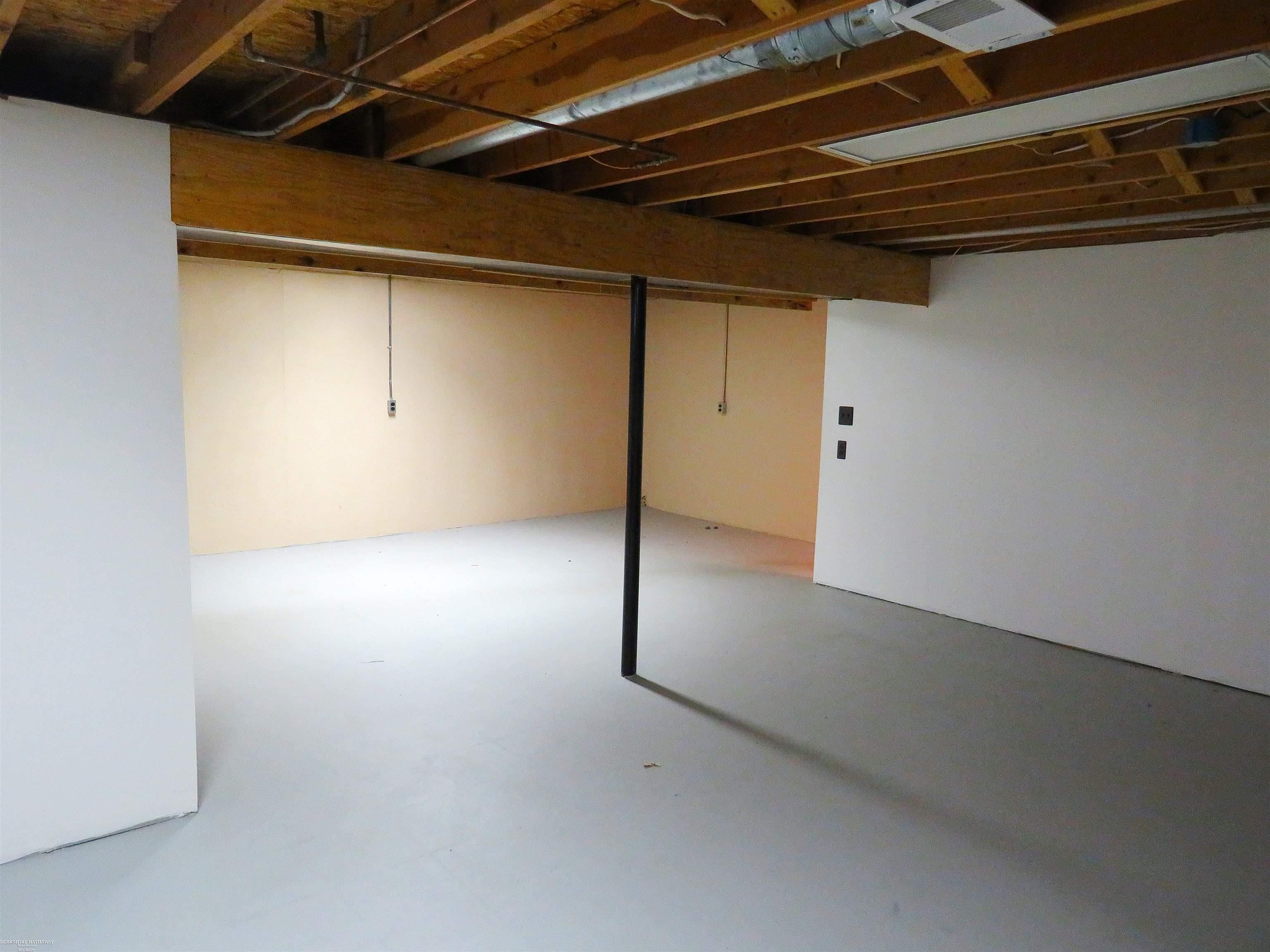 Washington Township, Michigan 48094, United States, 2 Bedrooms Bedrooms, ,1 BathroomBathrooms,Residential,Active,195657