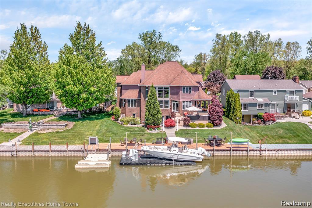 2916 Woodstock Circle
