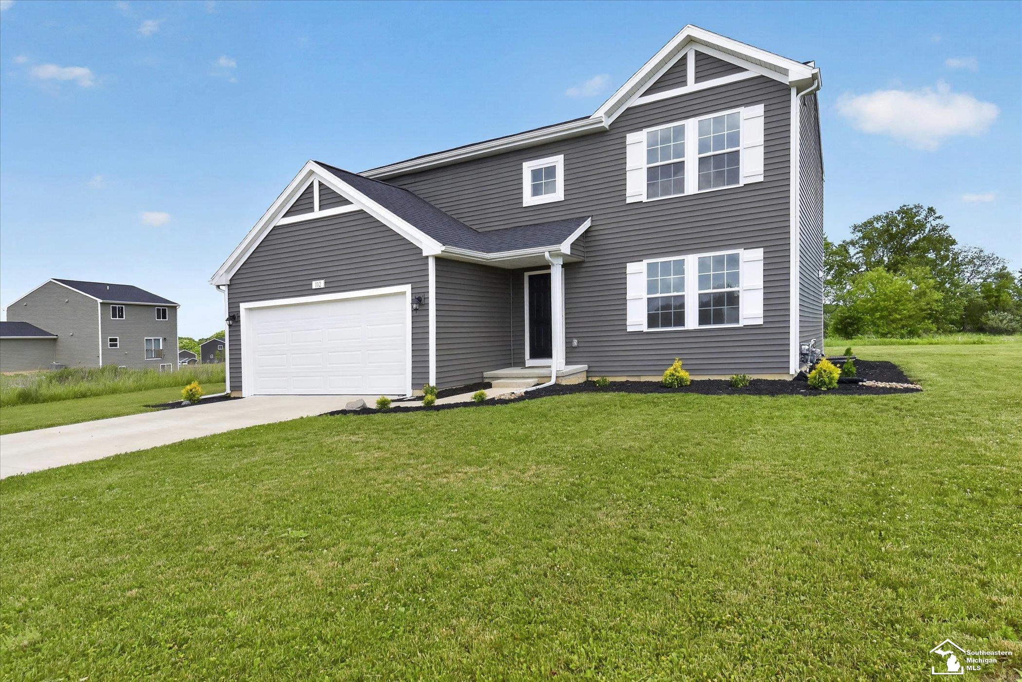 102 Forest Way