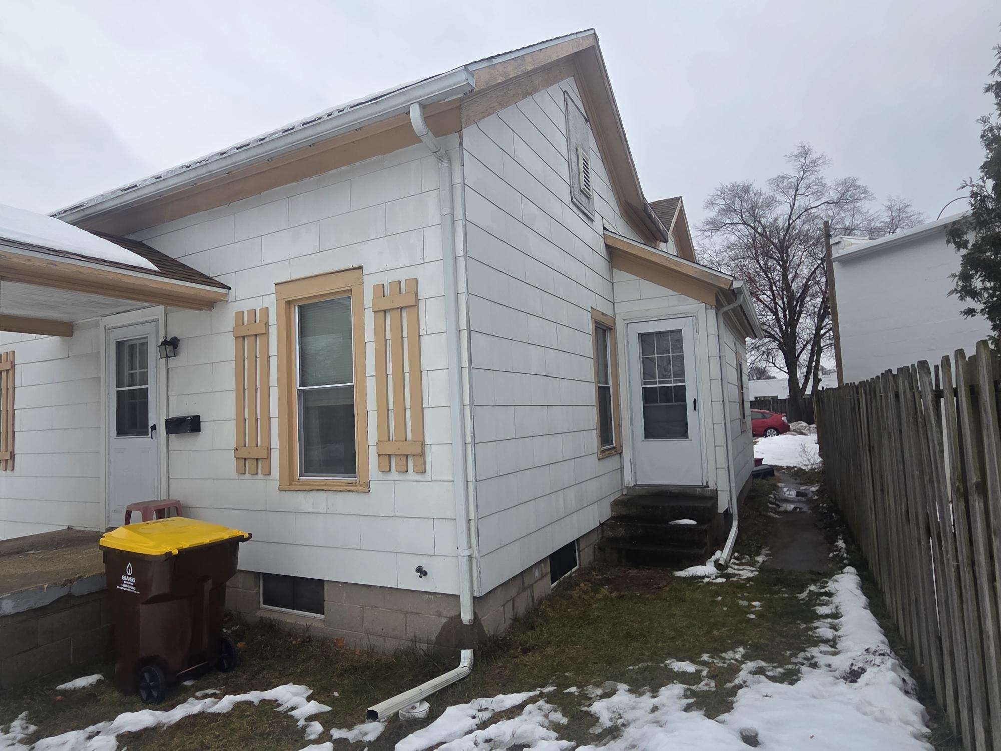 818 E Chippewa Street