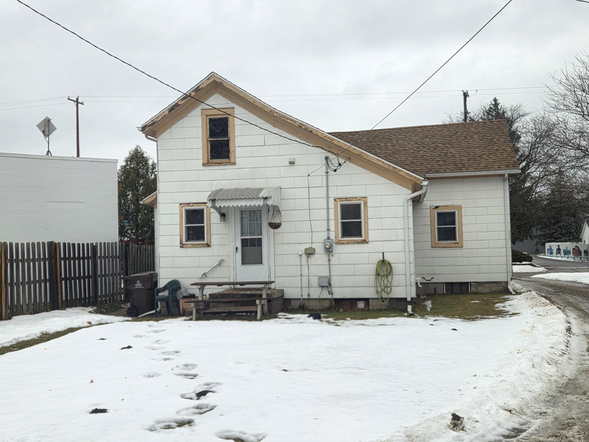 818 E Chippewa Street