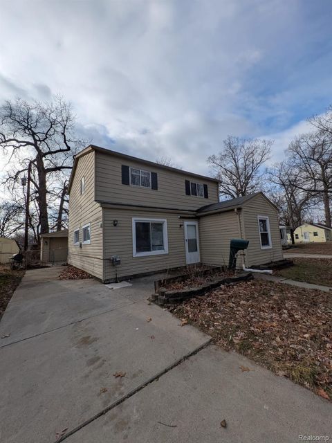 34909 John Street Wayne City MI 48184