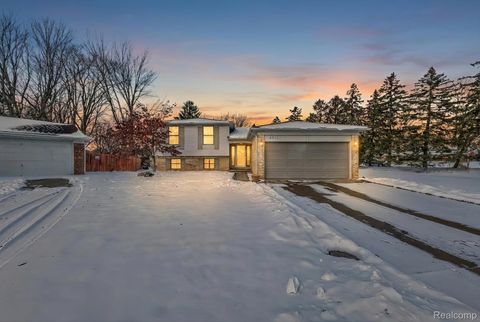 37959 Streamview Drive Sterling Heights City MI 48312