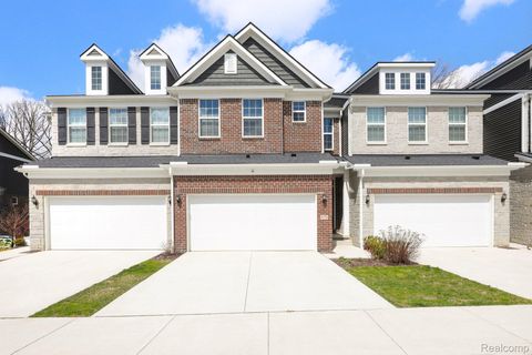 Photo of 676 N Peppermint Drive N #47, Rochester Hills City, MI 48307 (MLS # 20261017366)