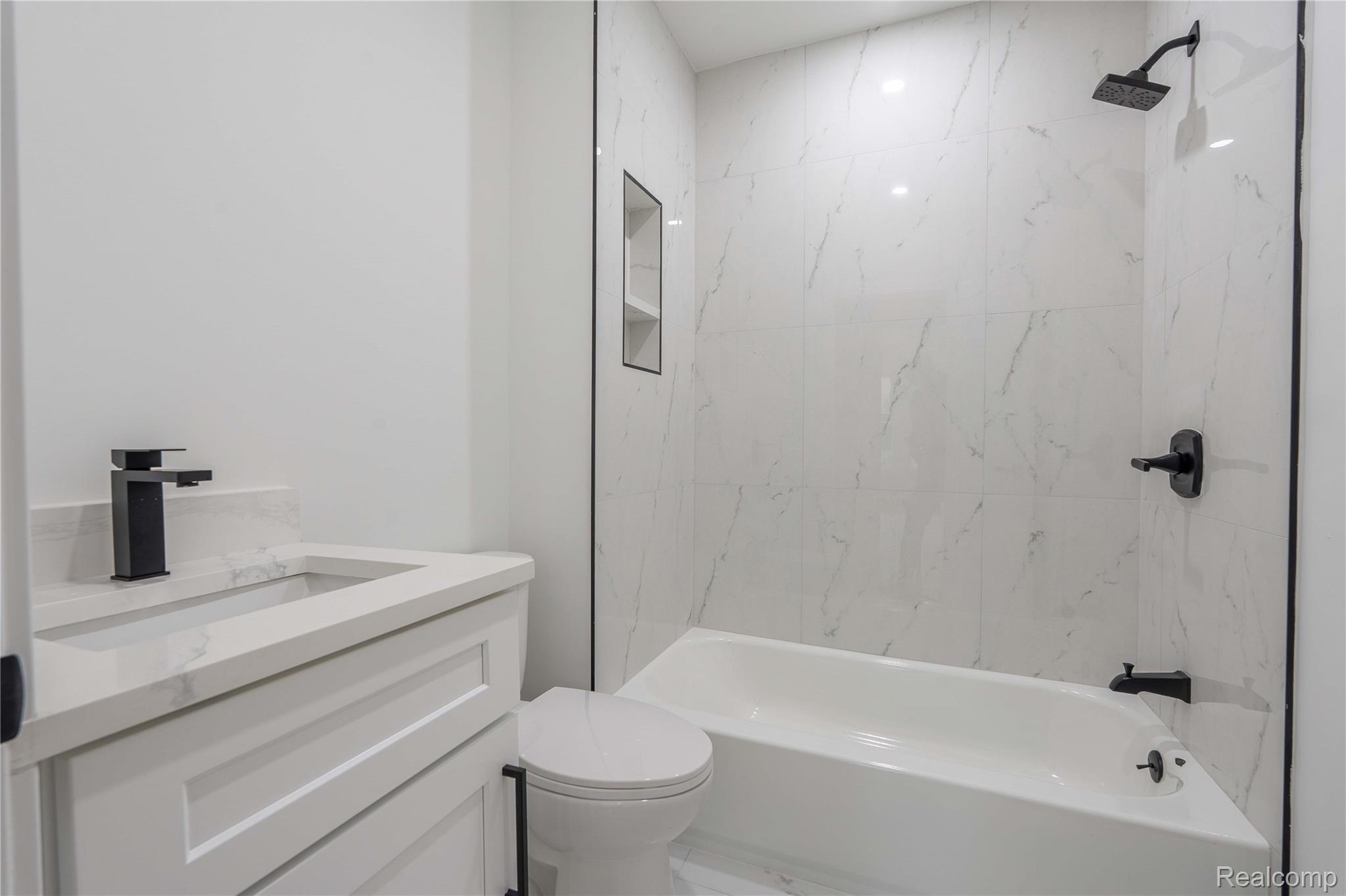 Southfield City, Michigan 48076, United States, 3 Bedrooms Bedrooms, ,1 BathroomBathrooms,Residential,Active,161616