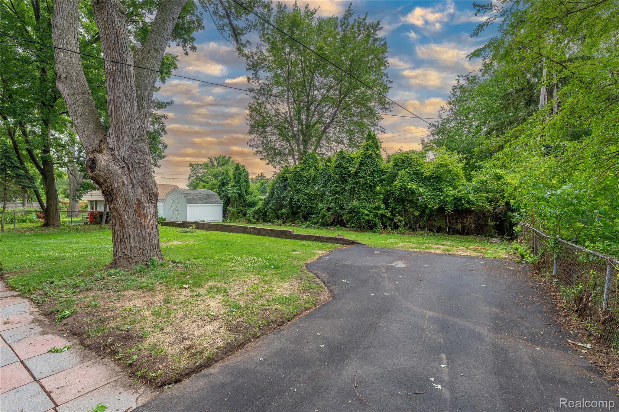 Southfield City, Michigan 48076, United States, 3 Bedrooms Bedrooms, ,1 BathroomBathrooms,Residential,Active,161616