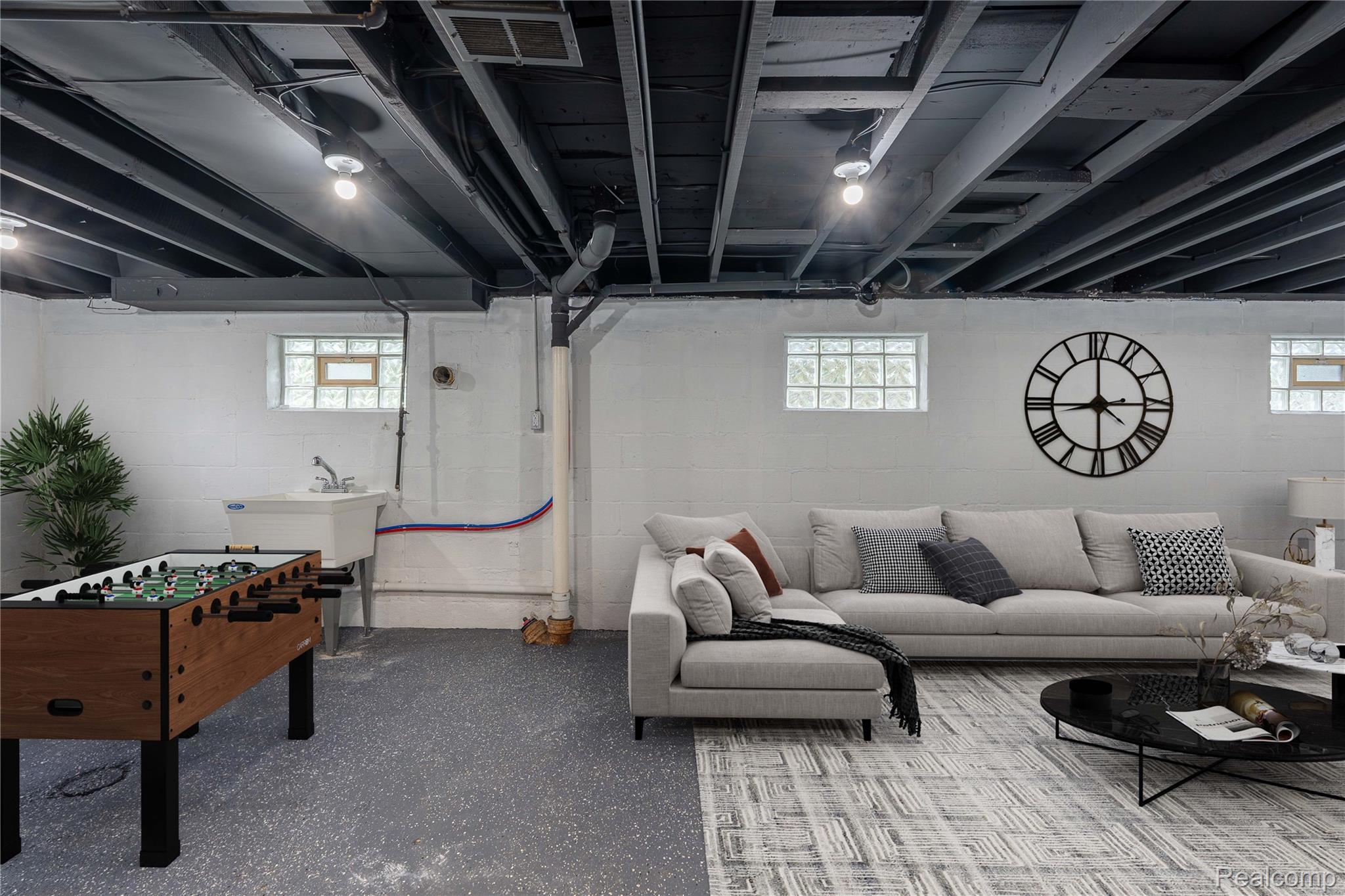 Southfield City, Michigan 48076, United States, 3 Bedrooms Bedrooms, ,1 BathroomBathrooms,Residential,Active,161616