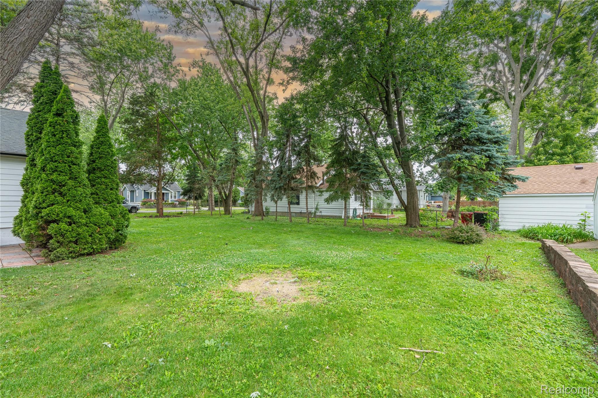 Southfield City, Michigan 48076, United States, 3 Bedrooms Bedrooms, ,1 BathroomBathrooms,Residential,Active,161616