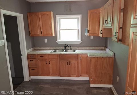 Tiny photo for 16659 Lilac Street, Detroit City, MI 48221 (MLS # 20261014566)