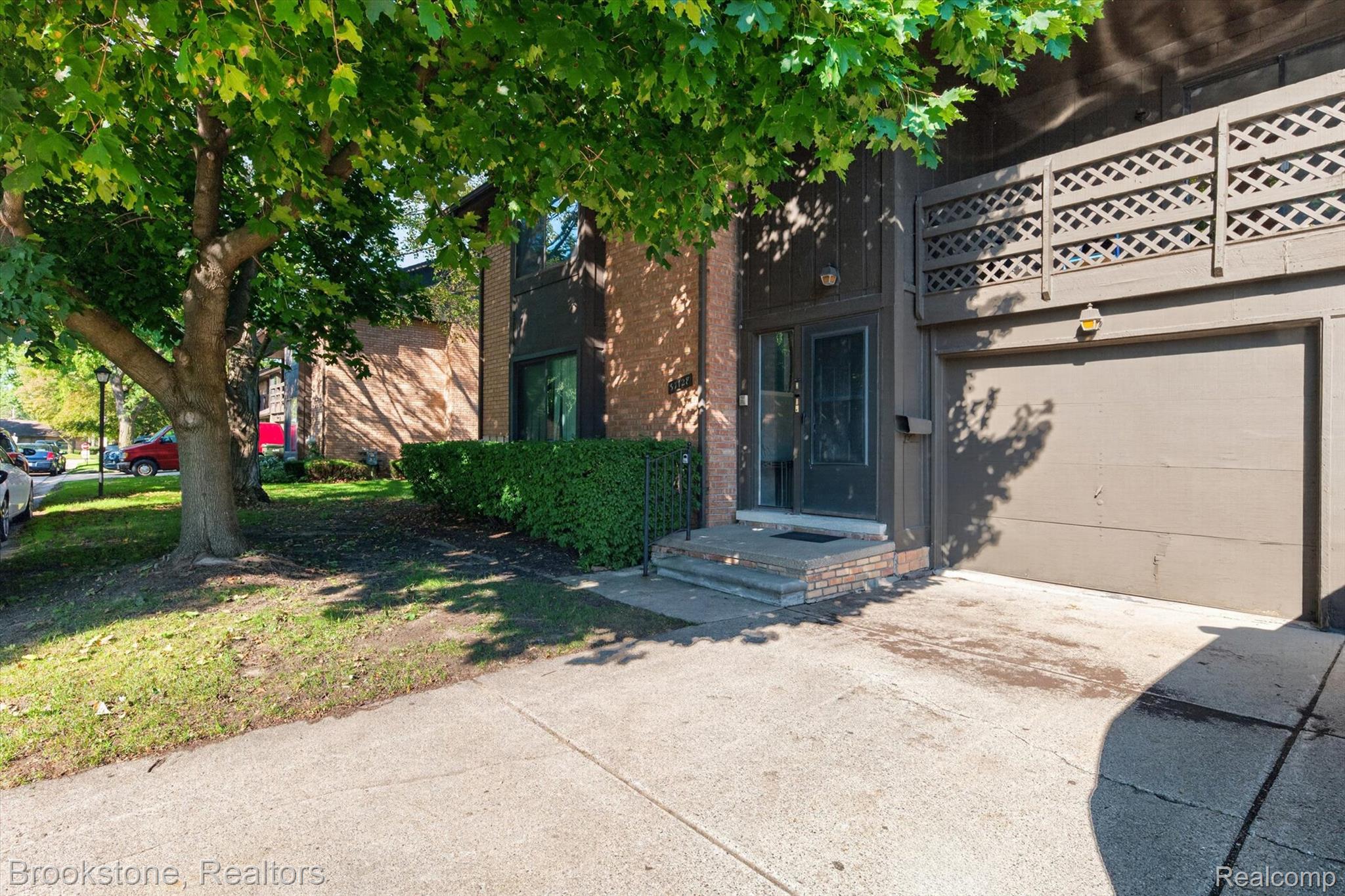 37128 Clubhouse Drive 37