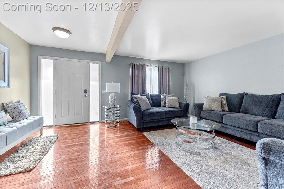 3710 Ridge View Drive N