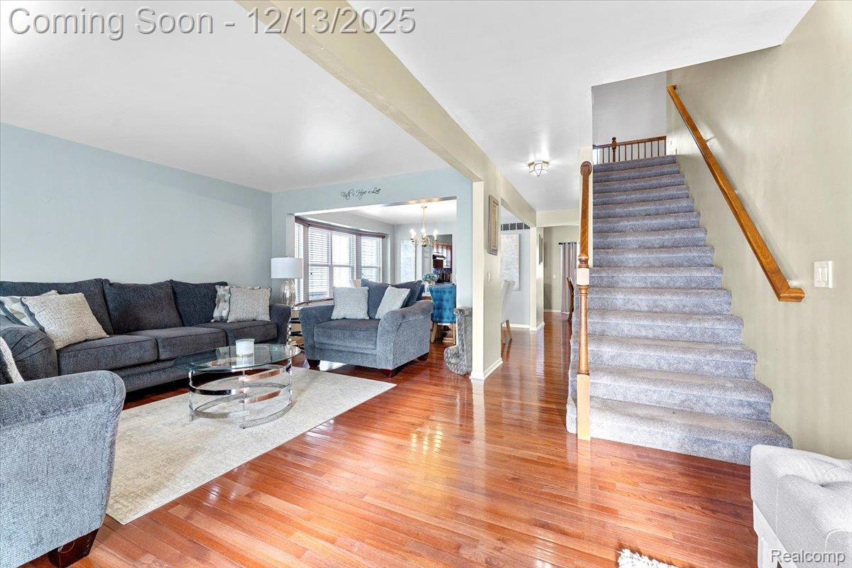 3710 Ridge View Drive N