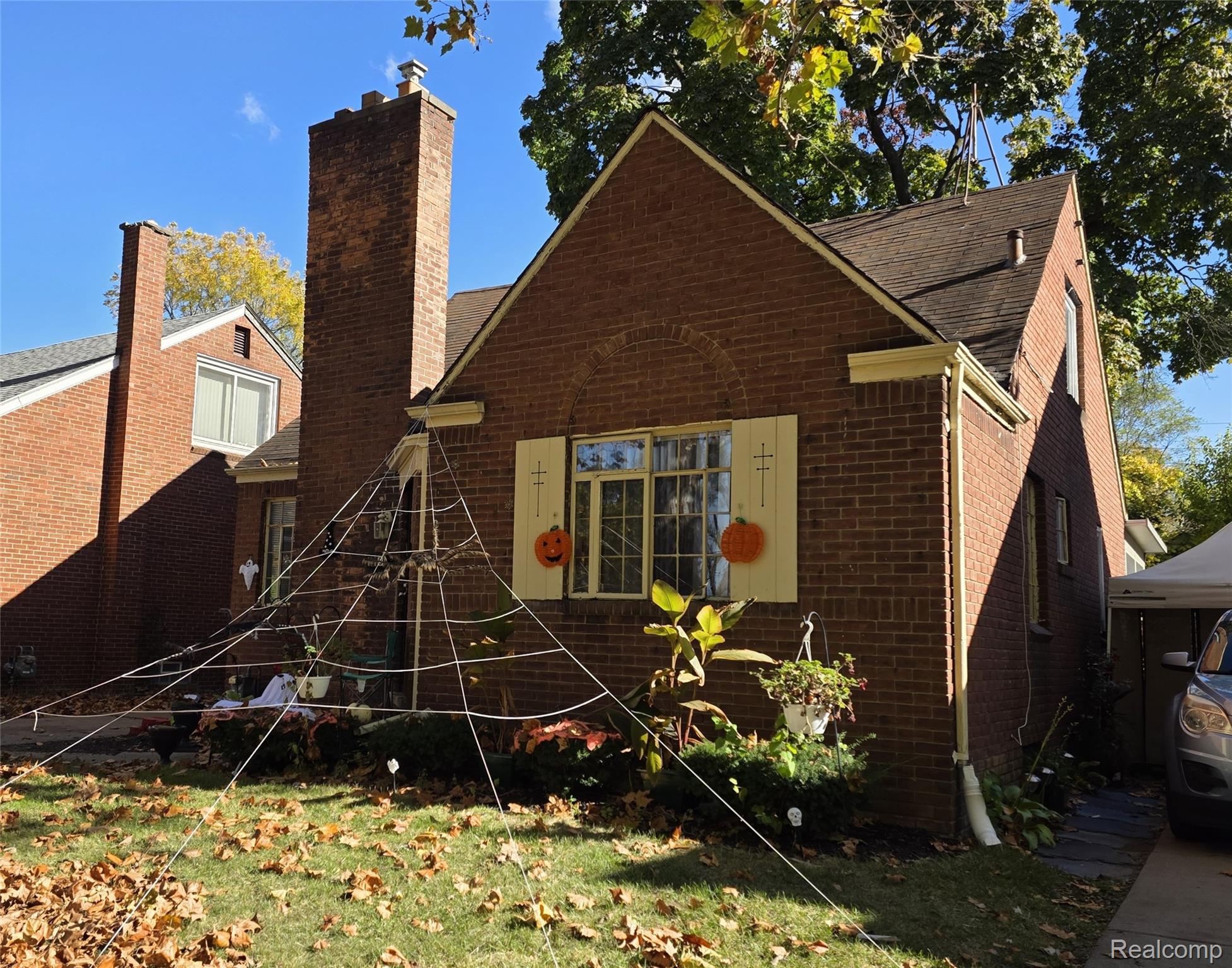 19180 Murray Hill Street