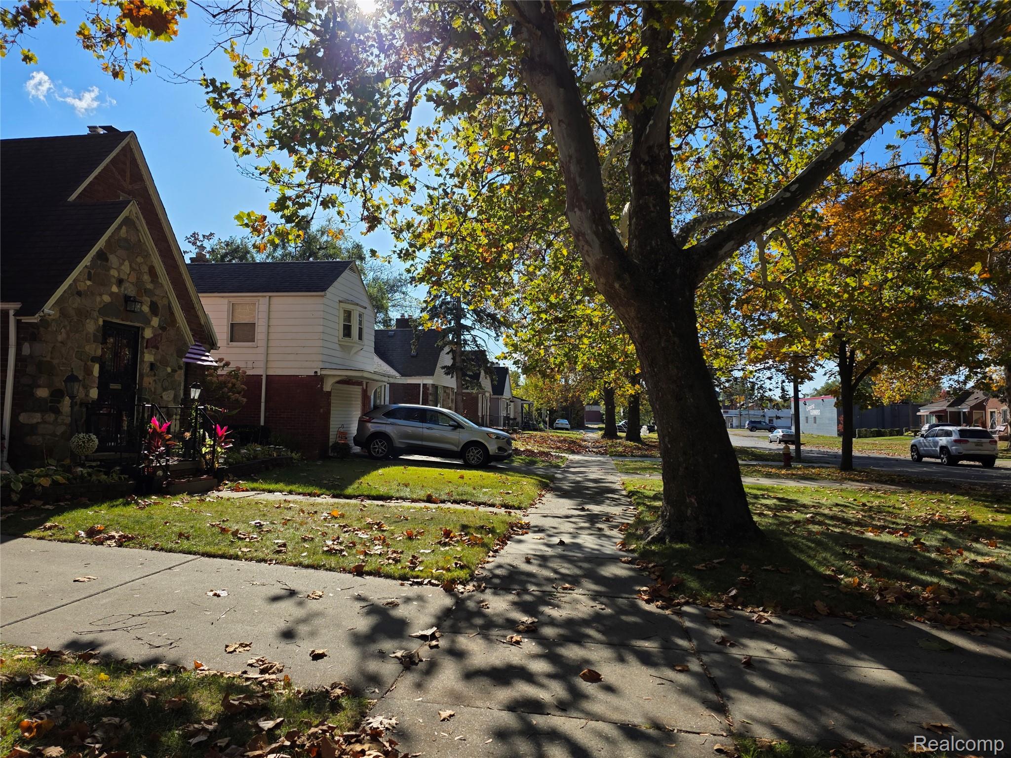 19180 Murray Hill Street