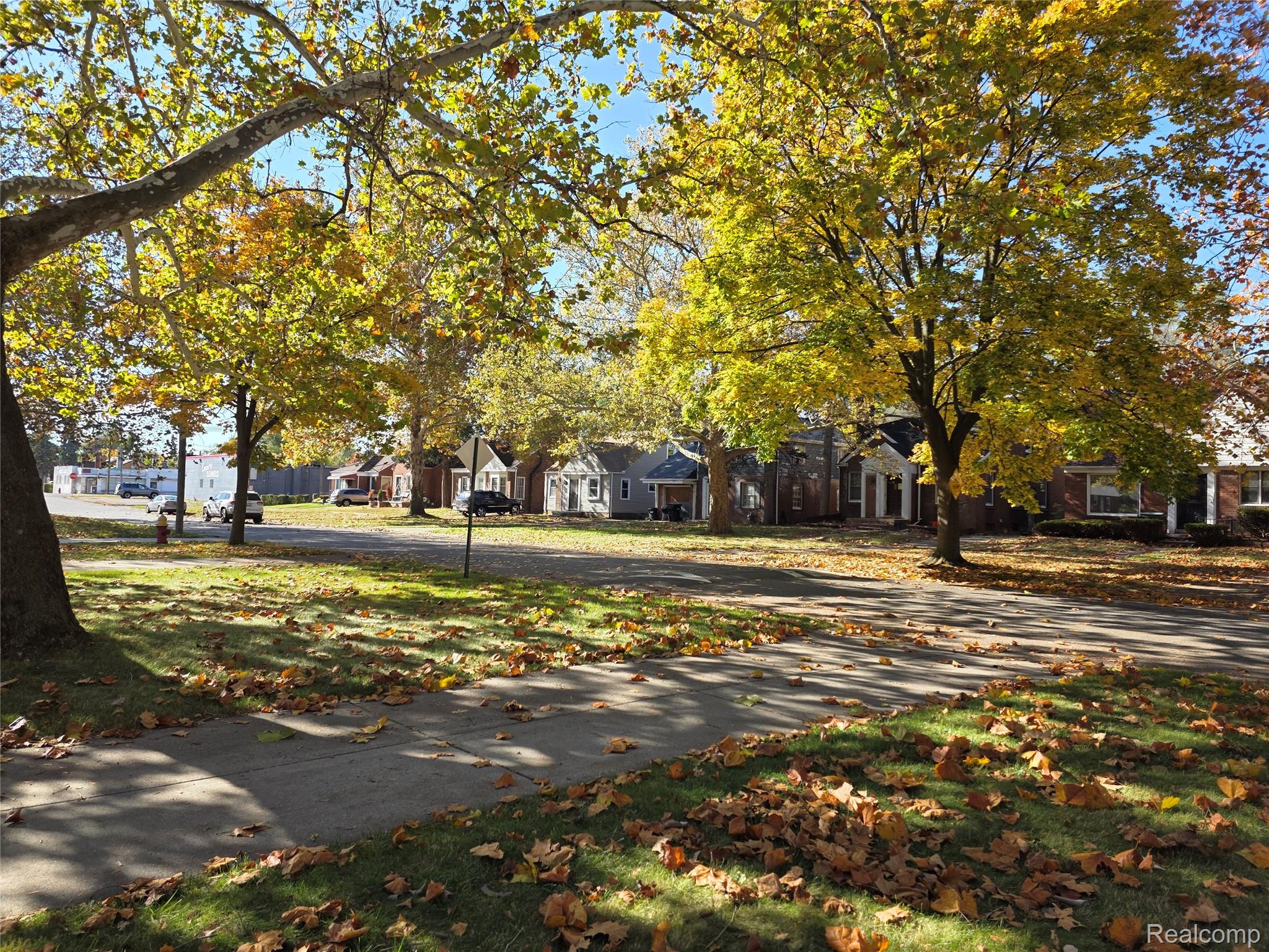 19180 Murray Hill Street