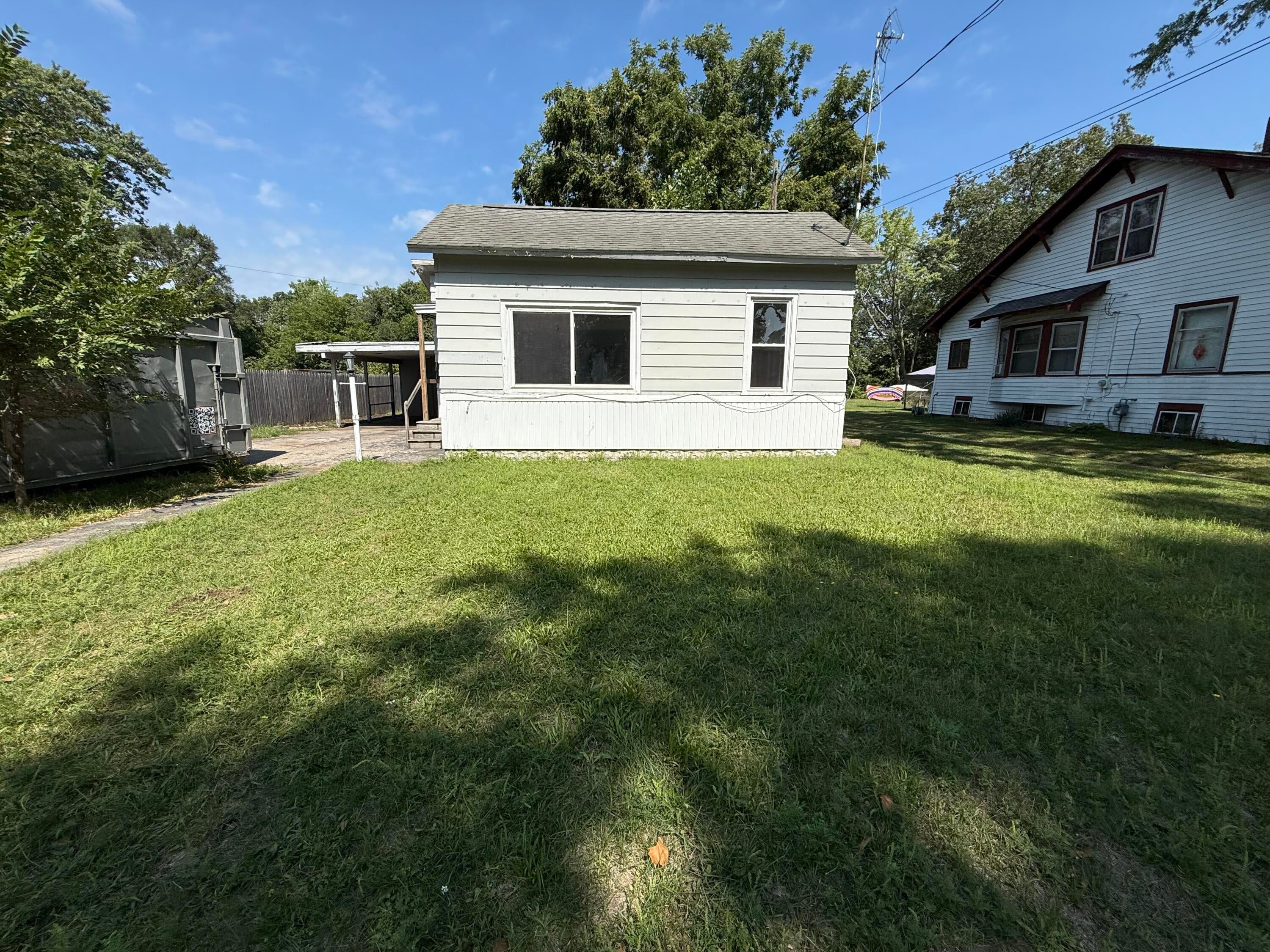 758 Oak Avenue